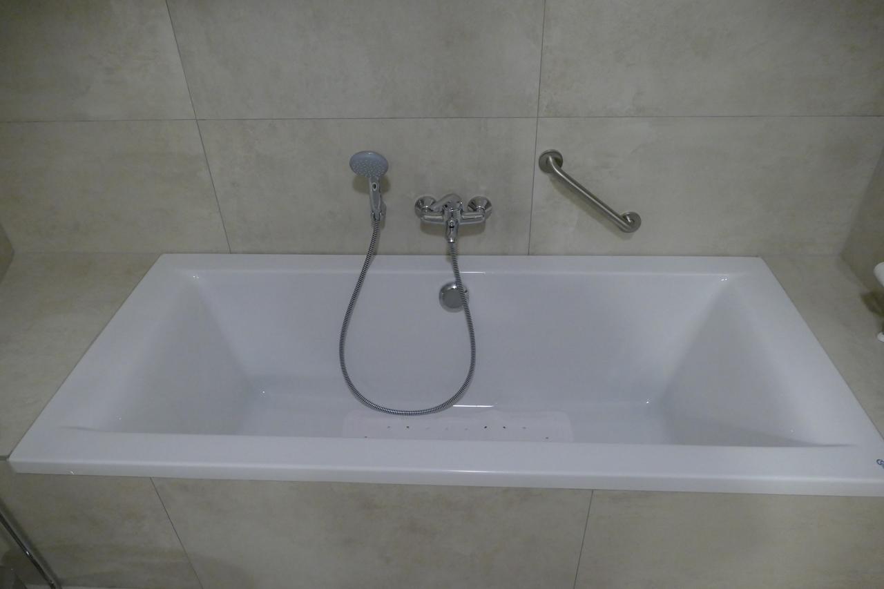 Hotel Monte Cristo Hoeselt Экстерьер фото